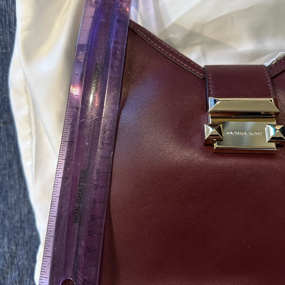 Michael Kors Brown and Gold Shoulder Bag with Chain Strap - Picture 7 of 7